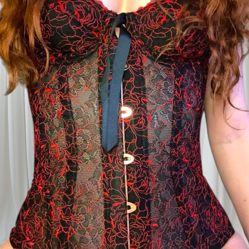Limited Edition Savage X Fenty Black and Red Lace Shapewear - Picture 10 of 10